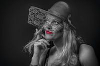 Schwarz und Wihte mit einem Toutch oder Rot