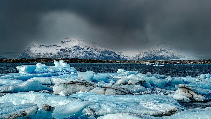 Iceland by Maarten van der Voorde