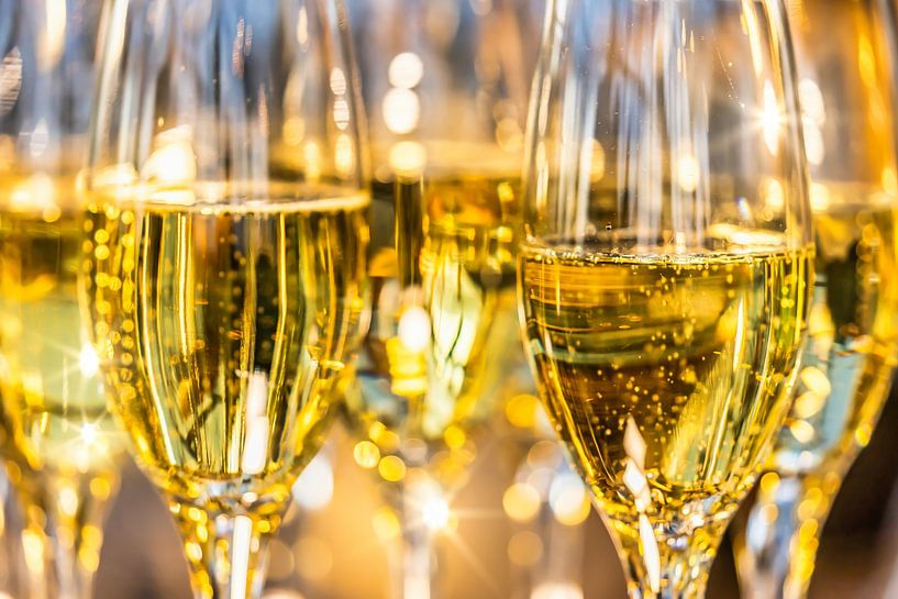 Glas Prosecco gold von FotoSynthese