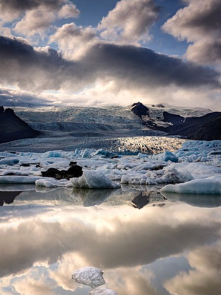 Glacier Fjallsjökull et lac glaciaire Fjallsárlón, Islande par Eddy Westdijk