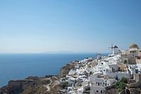 White houses on Oia on Santorini