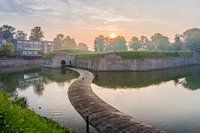 Mistige zonsopkomst boven het Ravelijn, Bergen op Zoom