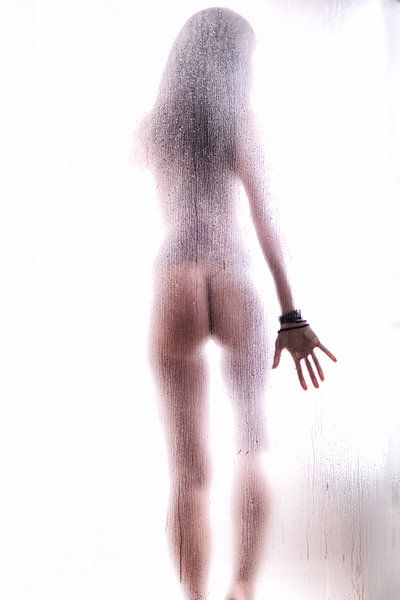 Nackte Frau in der Dusche von Tilo Grellmann