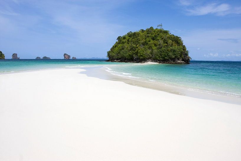 Uninhabited island, Tup Island in the south of Thailand by Melissa Peltenburg