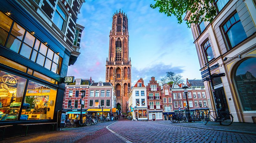 De dom op een Zomeravond von Dimitri van Beerschoten