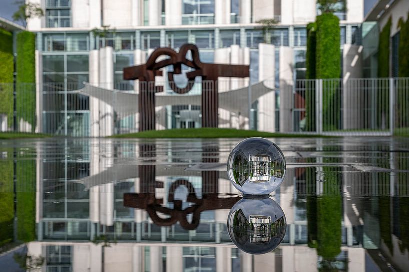 Federal Chancellery by Karsten Rahn