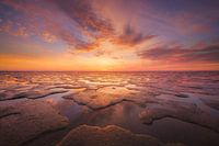 SkyFire - Un magnifique coucher de soleil sur la mer des Wadden près de la côte frisonne des Wadden.