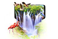 Wasserfall, der aus einem Smartphone kommt