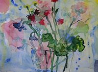 Bouquet sauvage dans un vase transparent