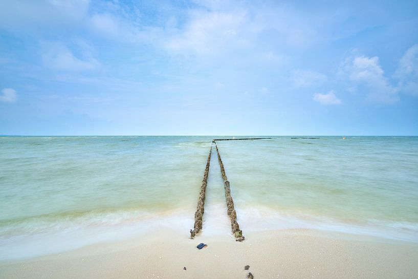 Double breakwater in the IJsselmeer by Jenco van Zalk