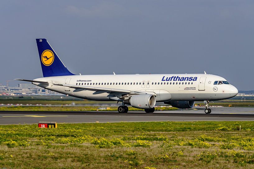 Lufthansa Airbus A320-200 "Schwäbisch Gmünd". by Jaap van den Berg