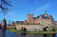 Blauwe hemel met kasteel in Gelderland