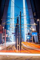 Le pont Erasmus avec des traces de lumière