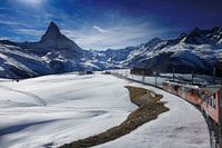 Gornergrat-Bahn in Richtung zum Matterhorn-Berg in der Schweiz