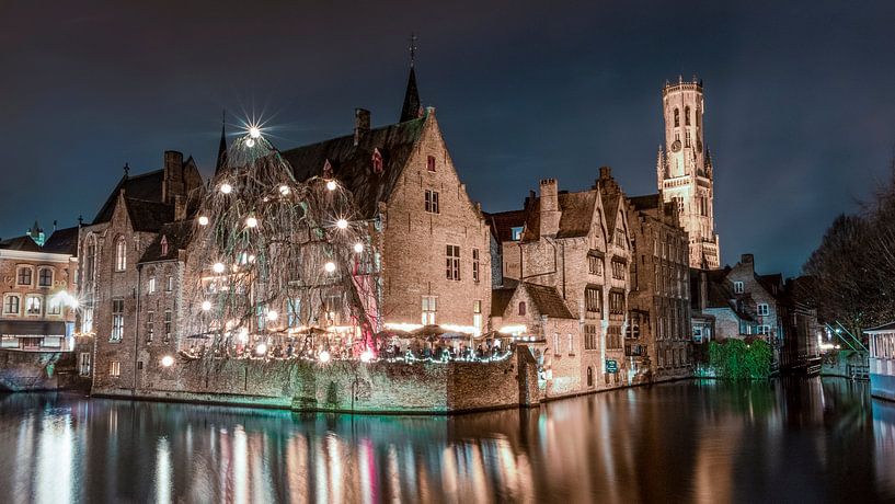 Soirée d'hiver magiquement éclairée à Bruges | Panorama par Daan Duvillier | Dsquared Photography
