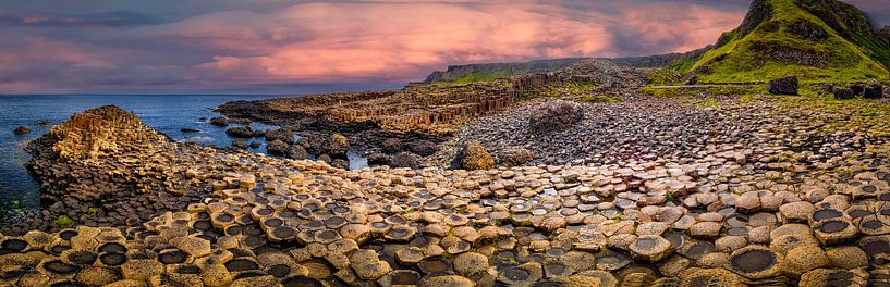 Sechseckige Basaltsäulen - Giant's Causeway in Nordirland von Luc V. de Zeeuw
