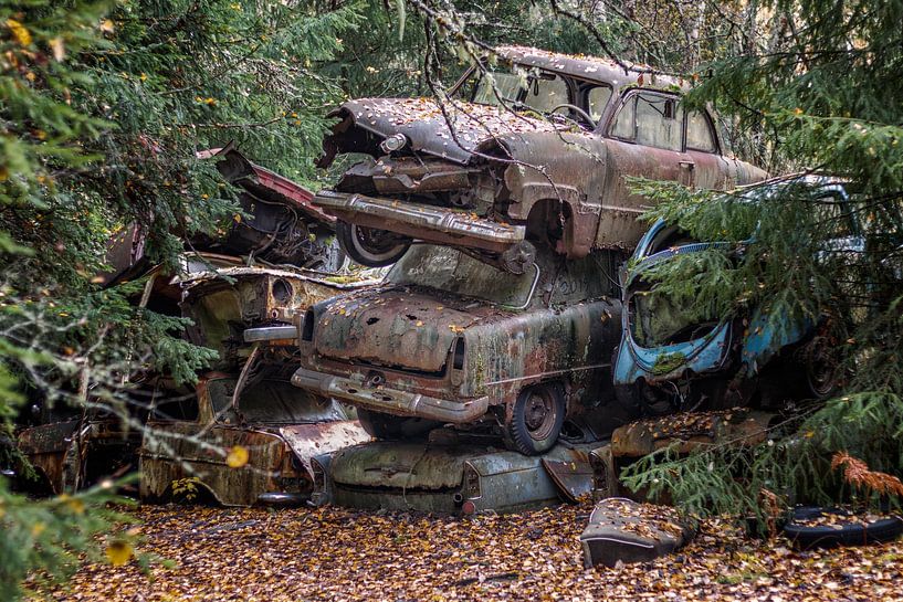 Rusty legacies in the forest - car graveyard in Sweden by Gentleman of Decay