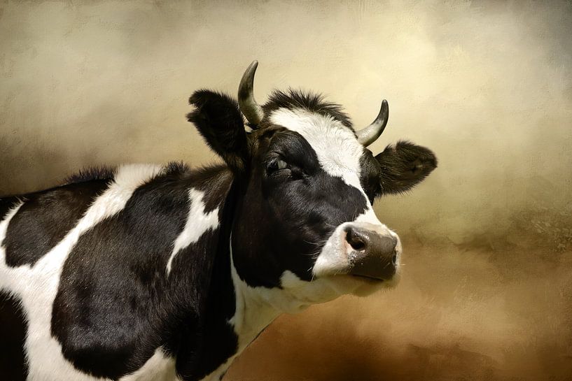 Kuh-Portrait im Landschaftsgemälde von Diana van Tankeren