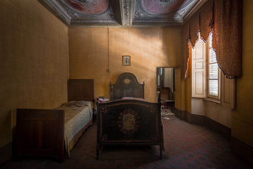Abandoned bedroom with light and beautiful ceiling by Perry Wiertz