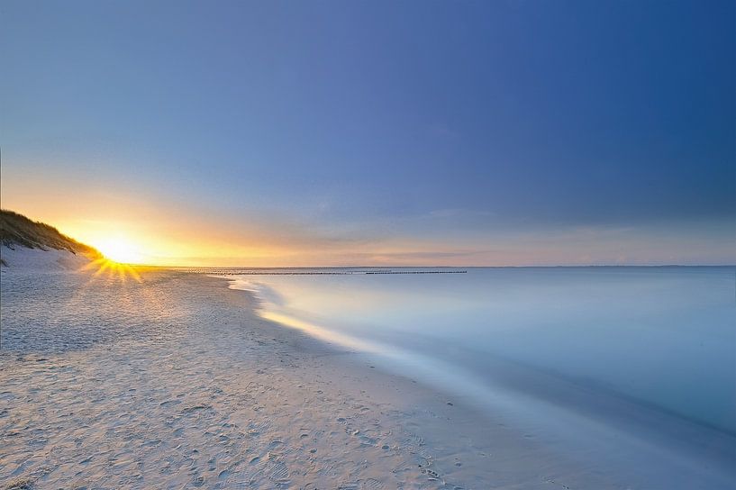 Lever de soleil sur une plage déserte de la mer du Nord par Christina Bauer Photos
