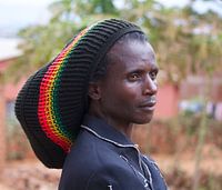 Zambien avec une belle coiffure