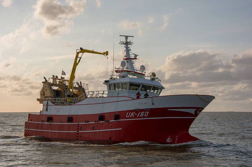 Fishing vessel for Harlingen by scheepskijkerhavenfotografie