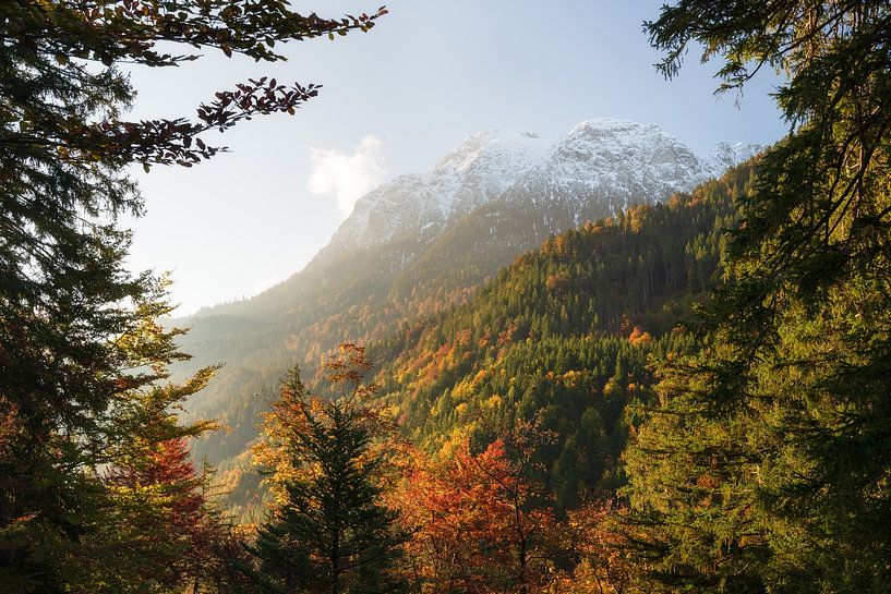 Berg Säuling nahe Schloss Neuschwanstein im Herbst zum Sonnenaufang von Daniel Pahmeier