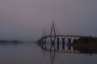 Brug in de mist