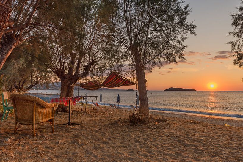 Beach with sunset - Lesbos by Rinus Lasschuyt Fotografie