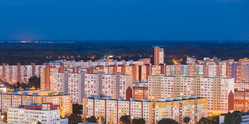 immeubles d'appartements dans le quartier Petrzalka à Bratislava par Werner Dieterich