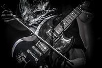 Gitaar met strijkstok 1