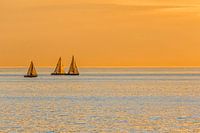 Zeilboten bij zonsondergang