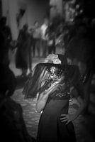 Kleines Mädchen bei der Feier der Toten in Mexiko