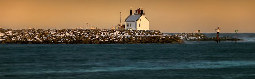Lonely white house by Wojciech Kruczynski