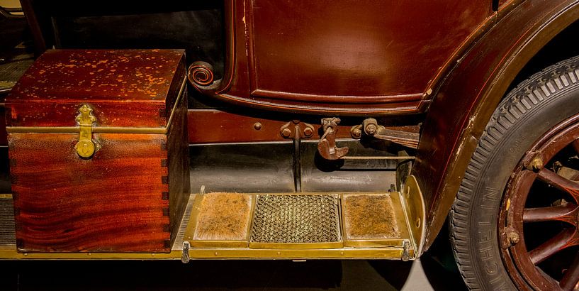 Montez. par Nicolette Uchtmann