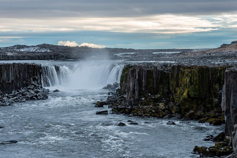 Selfoss - The power of the Jökulsá á Fjöllum by Gerry van Roosmalen