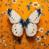 Delfter Blau Schmetterling auf gelbem Hintergrund mit Blumen