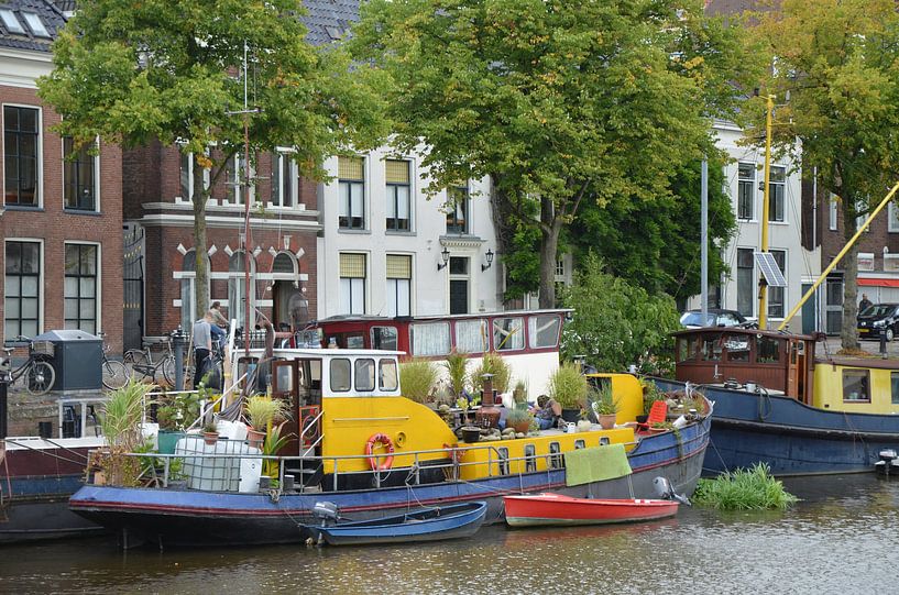 Houseboat by Corinna Vollertsen