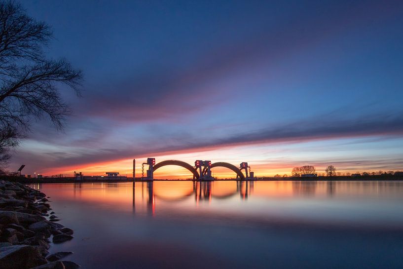 Maurik hydropower plant and Amerongen dam complex by Peter Haastrecht, van