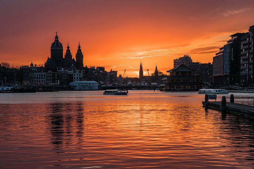 Oosterdok sunset by Jeroen de Jongh Photography