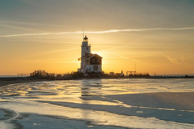 Sonnenaufgang am Pferd von Marken von Menno Schaefer