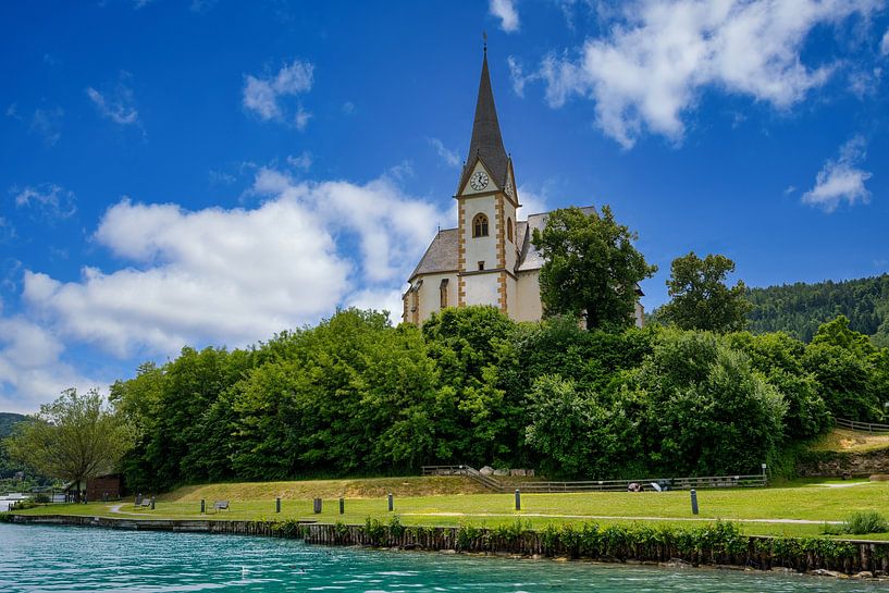 Vue des églises de Maria Woerth au bord du lac Woerthersee au par Andreas Völkel