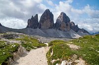 Wandern mit Blick auf die Drei Zinnen