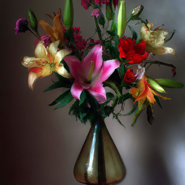 flower still life in vase by Jacco Hinke