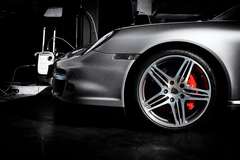 Porsche 911 turbo type 997.1 en noir et blanc spécial par aRi F. Huber