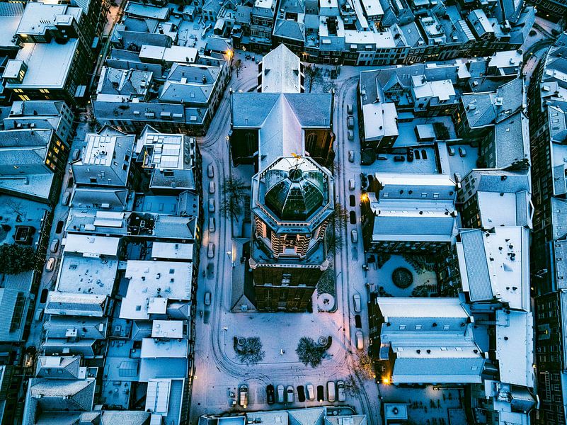 Zwolle Peperbus Kirchturm während eines kalten Wintersonnenaufgangs von Sjoerd van der Wal Fotografie