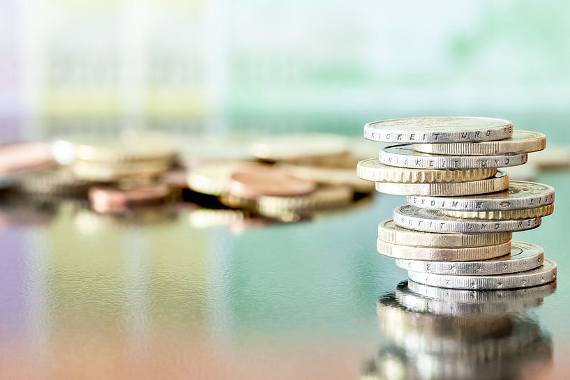 Verschillende euro's biljetten en munten von Marcel Derweduwen