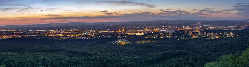 Panorama de la ville de Kaiserslautern au crépuscule par Patrick Groß