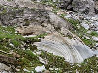 Rots met bijzonder lijnenspel