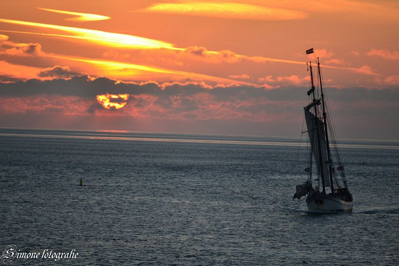 Majestic ships 2 von Simone van der Heide